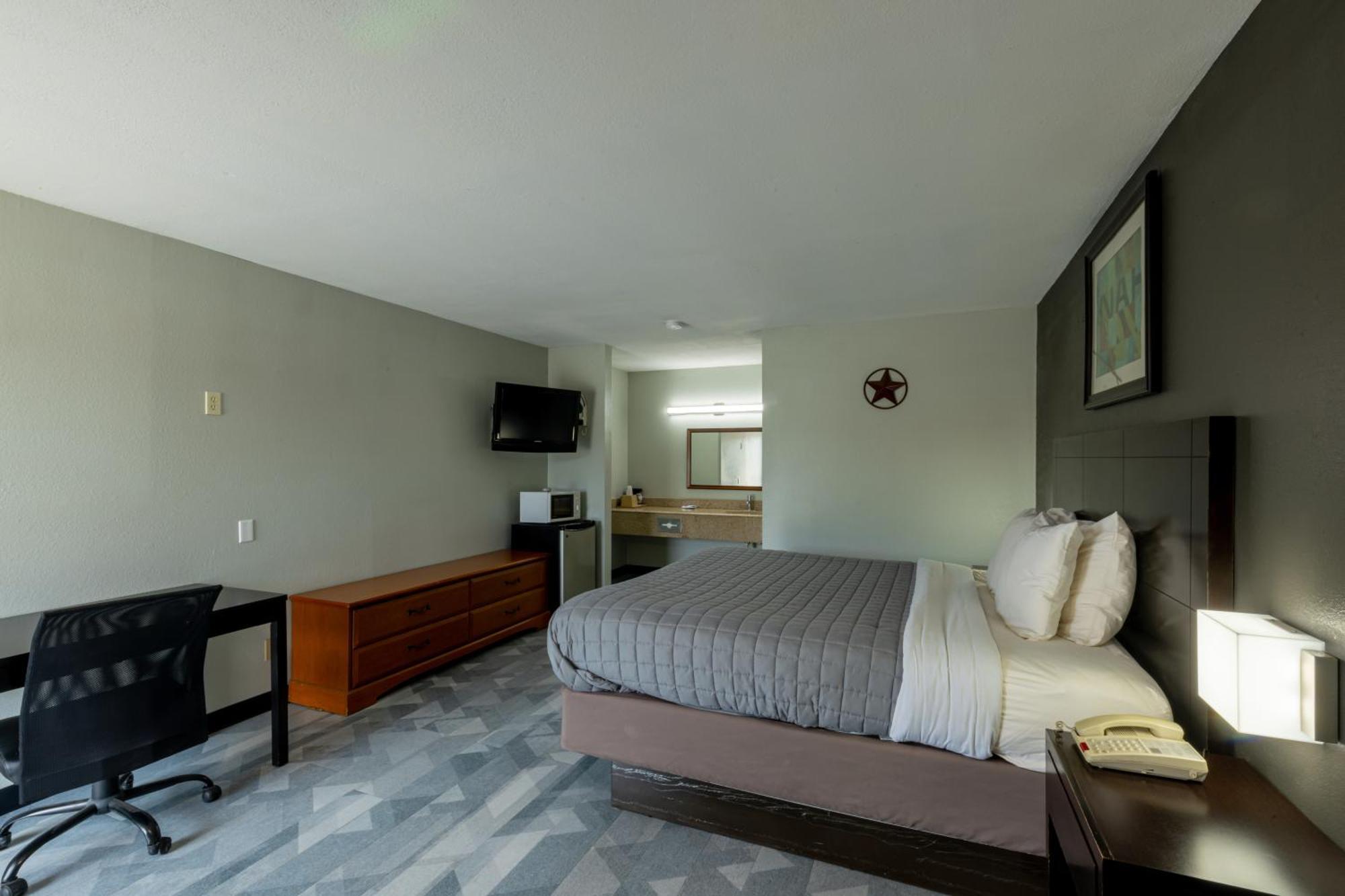 Freer Executive Inn And Studios 외부 사진