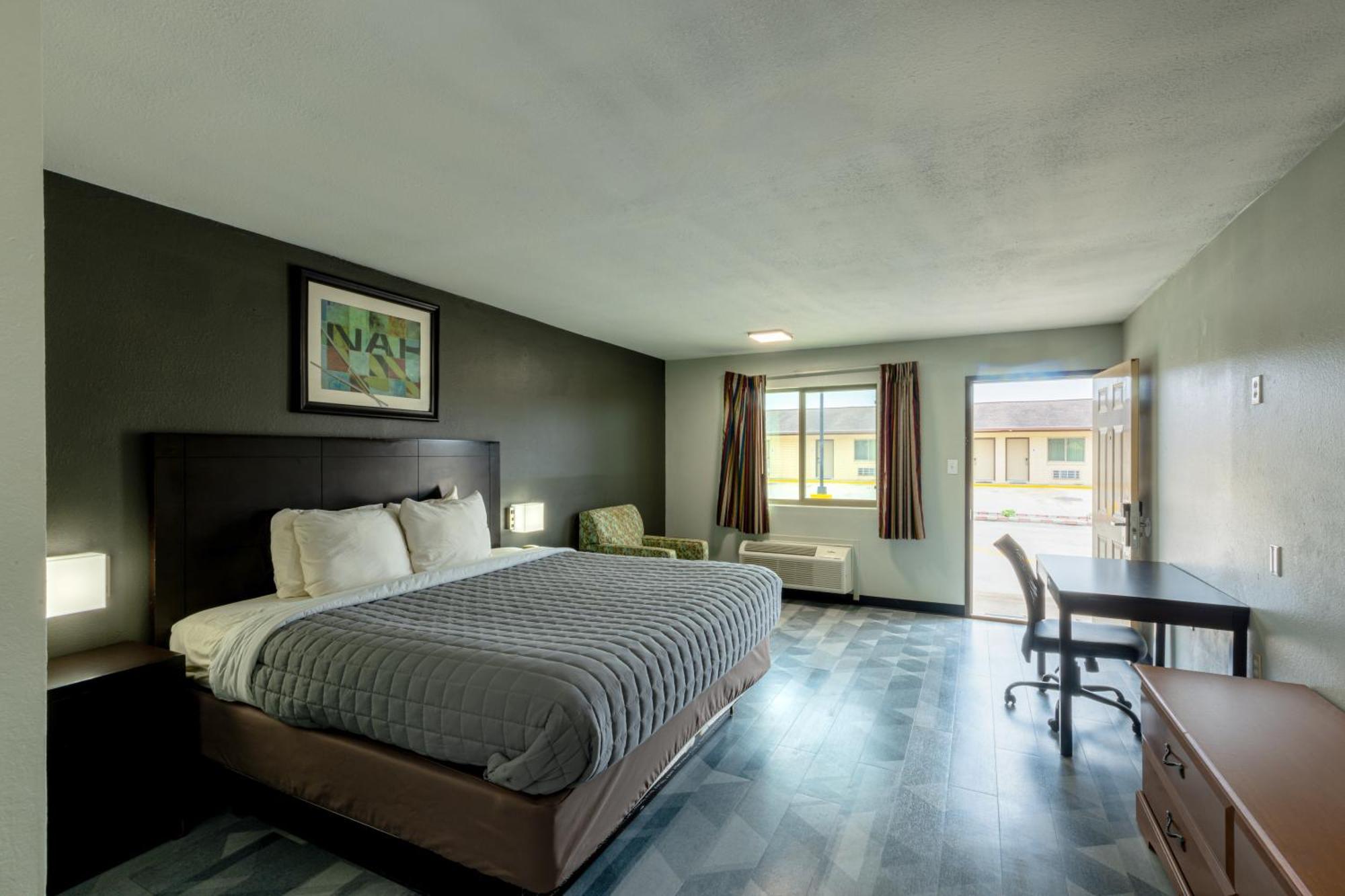 Freer Executive Inn And Studios 외부 사진