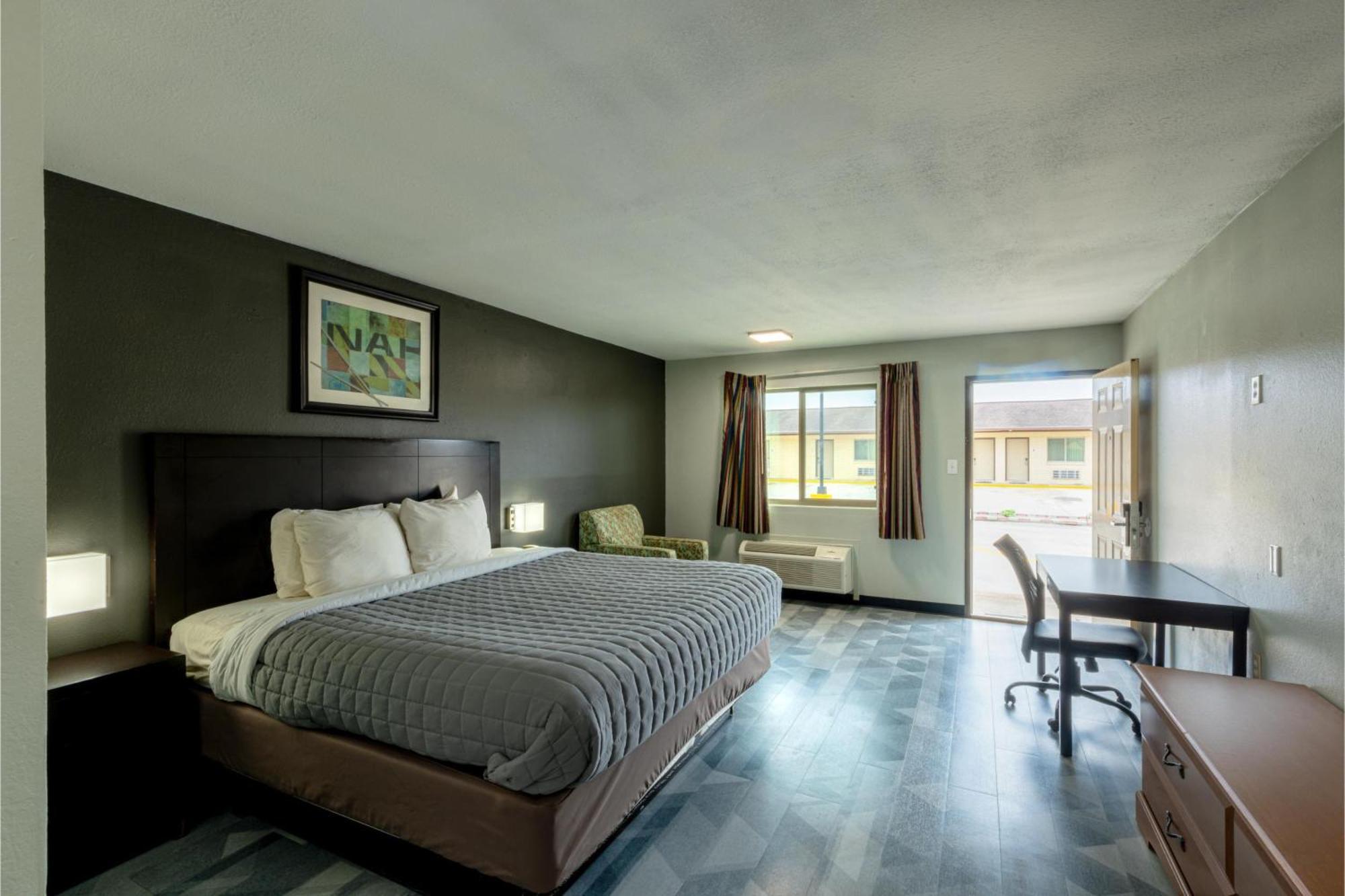 Freer Executive Inn And Studios 외부 사진