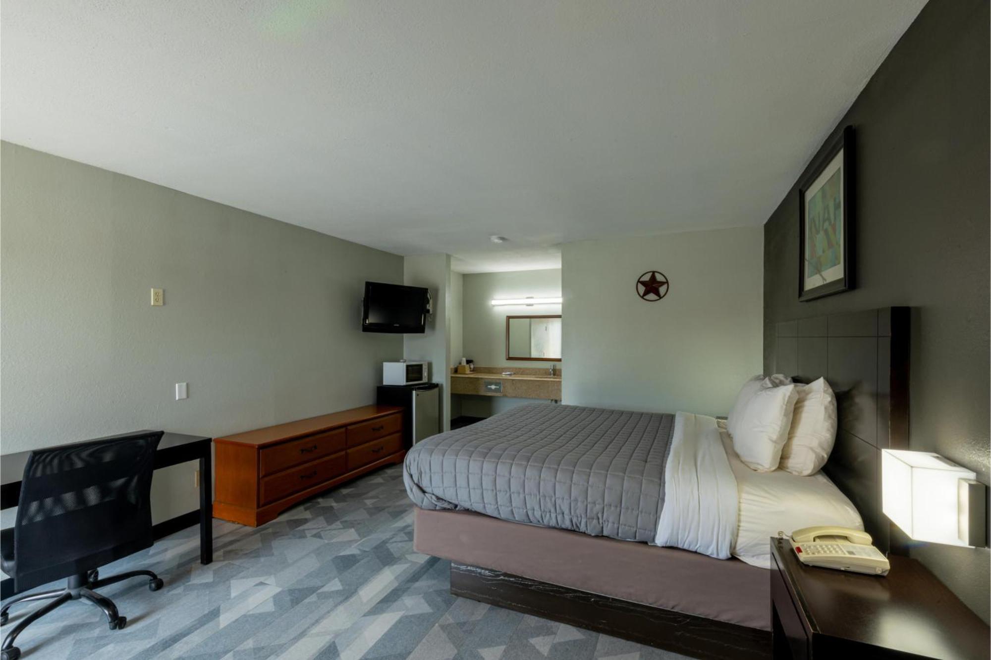 Freer Executive Inn And Studios 외부 사진