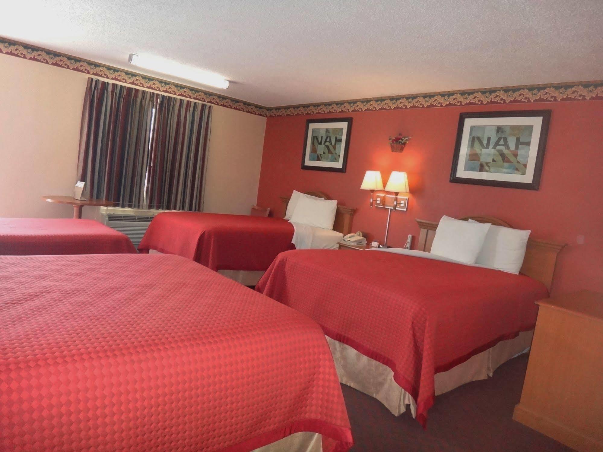 Freer Executive Inn And Studios 외부 사진
